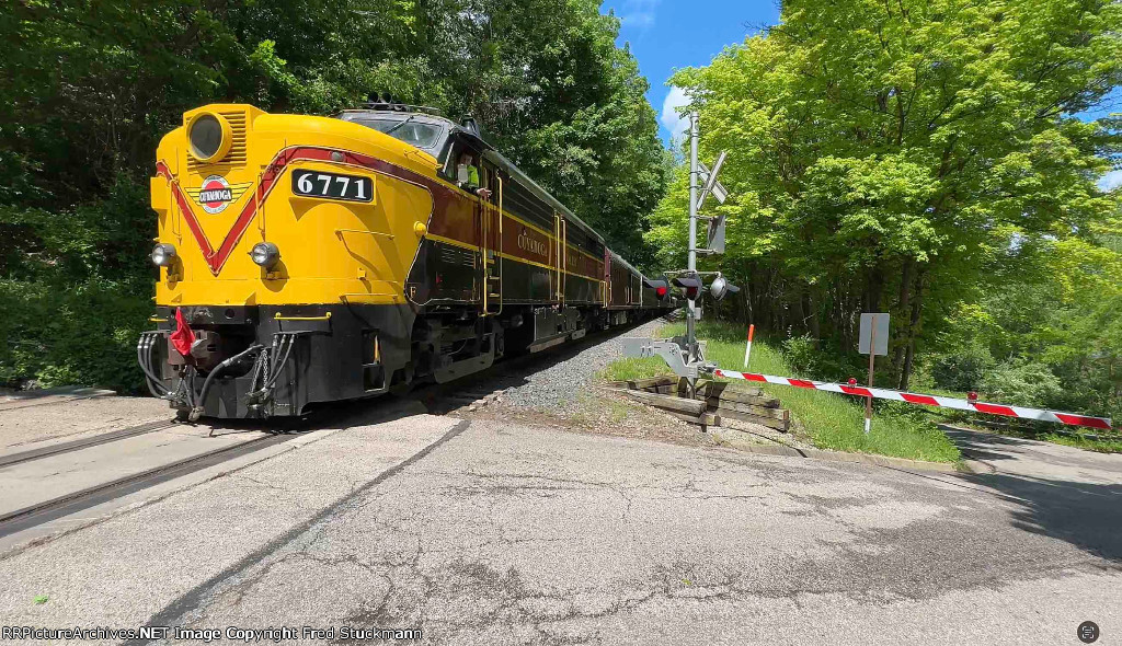 CVSR 6771 at Lower Hickory St. with a wave.